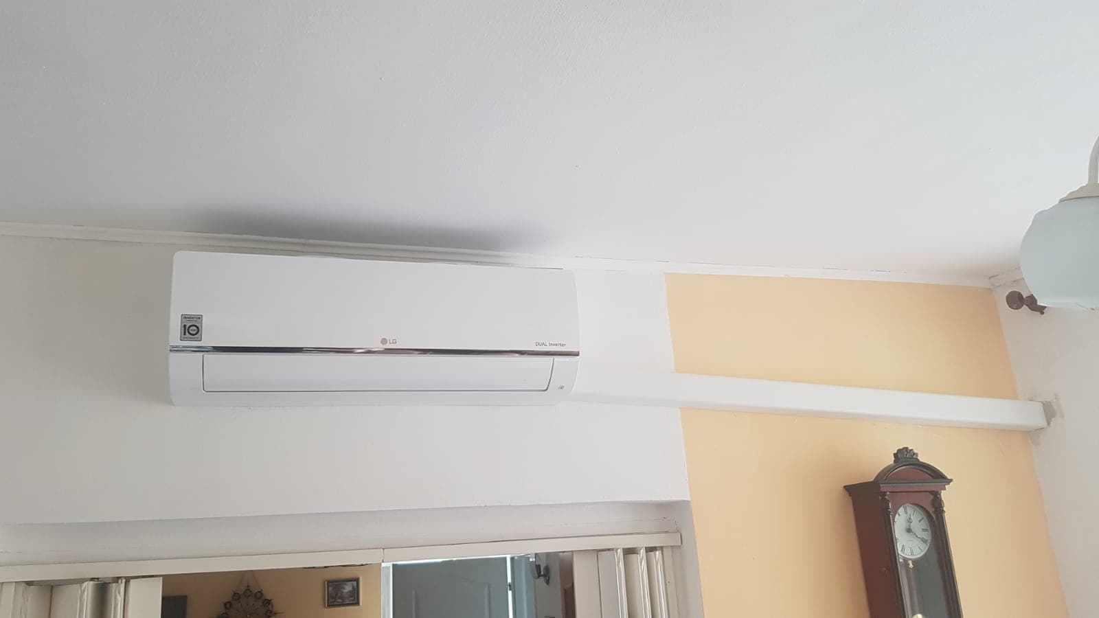 Montáž nástěnné jednotky, rodinný dům Zbraslav